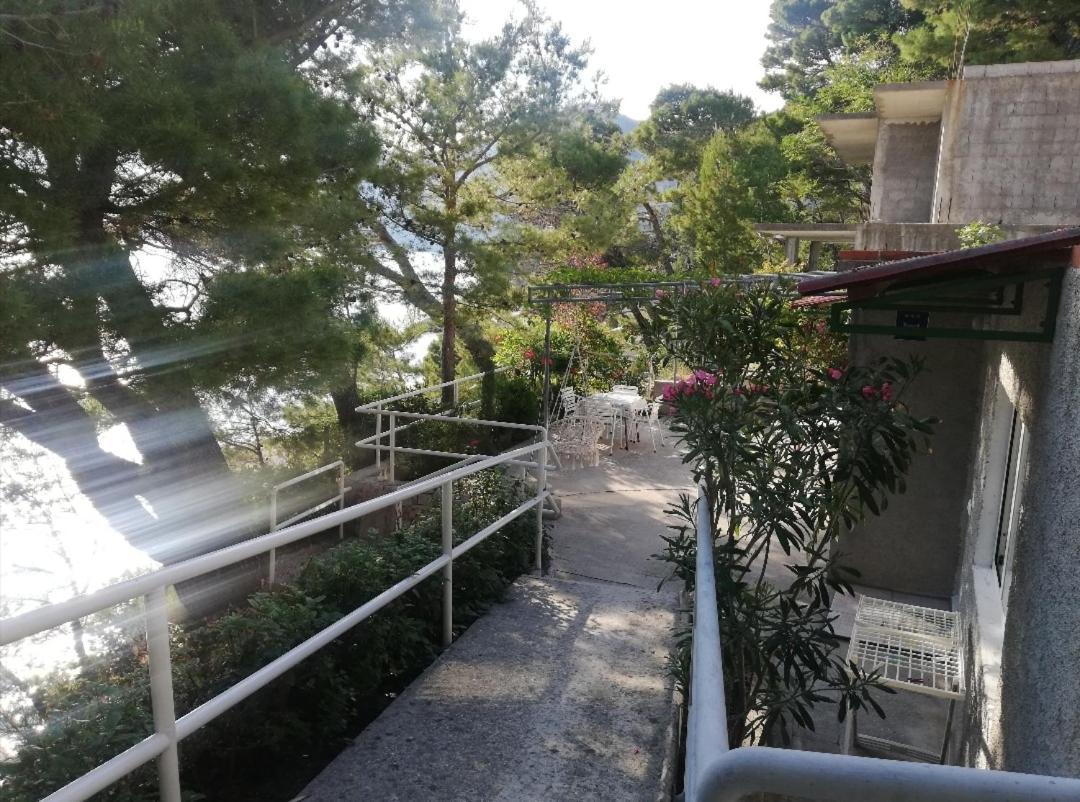 Apartmani Mares - 20 M From The Beach Брела Екстер'єр фото