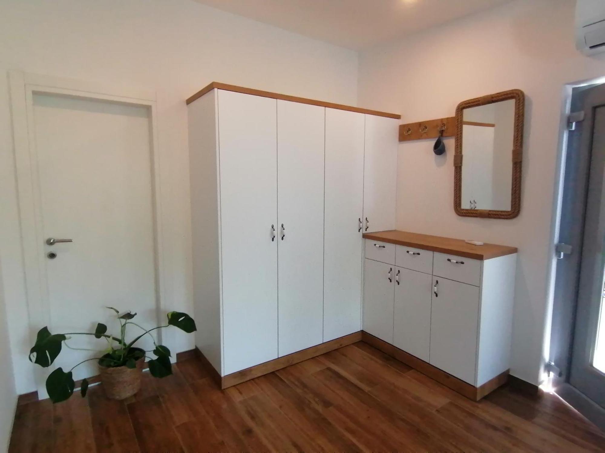 Apartmani Mares - 20 M From The Beach Брела Екстер'єр фото
