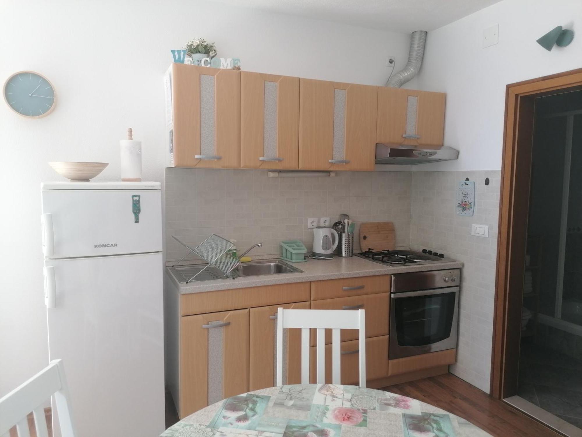 Apartmani Mares - 20 M From The Beach Брела Номер фото